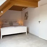 Rebenblick Dachsuite In Historischem Gebaeude Aus 1840