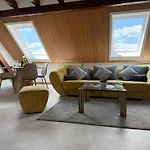 Rebenblick Dachsuite In Historischem Gebaeude Aus 1840 Apartamento