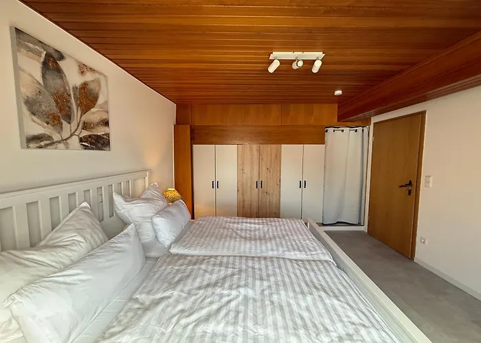 Apartament Rebenblick Dachsuite In Historischem Gebaeude Aus 1840 Ruppertsberg