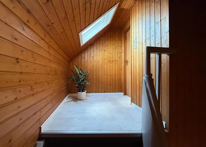 Rebenblick Dachsuite In Historischem Gebaeude Aus 1840 Apartament *